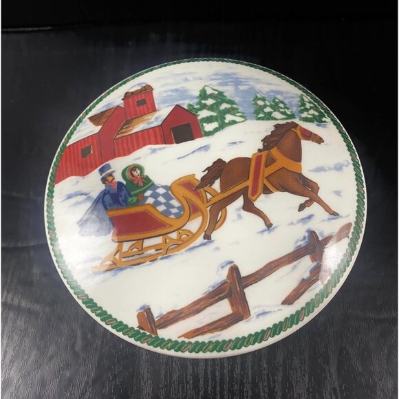 Mikasa Christmas Country Sleigh Ride Lidded Porcelain Lidded Dish Box Collectibl - Picture 3 of 7